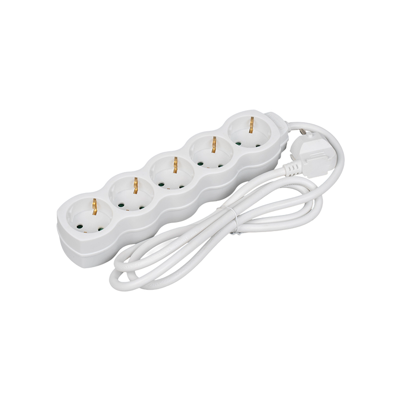 Qual é o número comum de interfaces em um Power Strip Europeu?